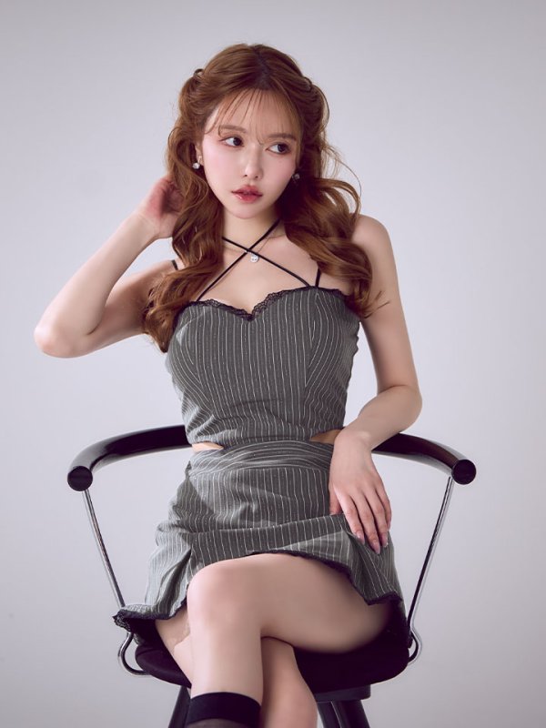 グレーストライプ　モデル：ゆめ　身長：160cm　着用サイズ：Sサイズ