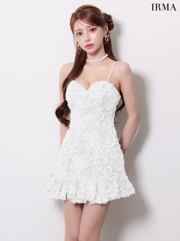 ホワイト　モデル：ももか　身長：156cm　着用サイズ：XSサイズ