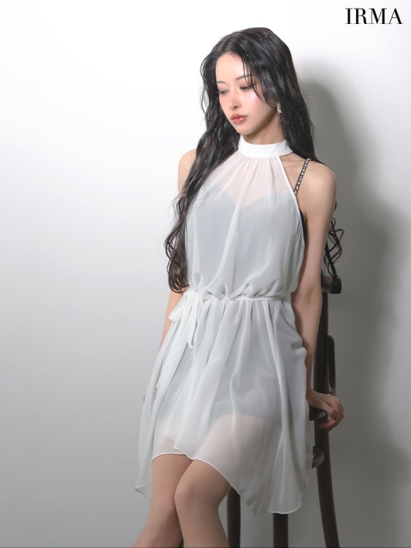 ホワイト　モデル：まおちゃる　身長：158cm　着用サイズ：Sサイズ