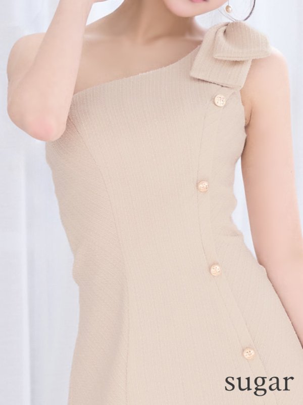 ベージュ　モデル：カルア　身長156cm　着用サイズ：Sサイズ