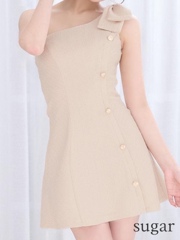 ベージュ　モデル：カルア　身長156cm　着用サイズ：Sサイズ