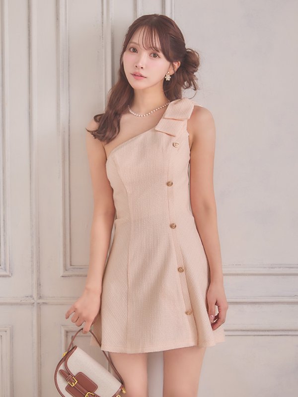 ピンクベージュ　モデル：三上悠亜　身長：159cm　着用サイズ：Sサイズ