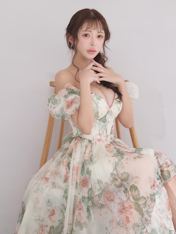 クリーム モデル：りな　身長：160cm　着用サイズ：Sサイズ