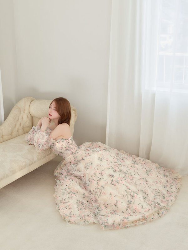 クリーム　モデル：れみ　身長：163cm　着用サイズ：Sサイズ