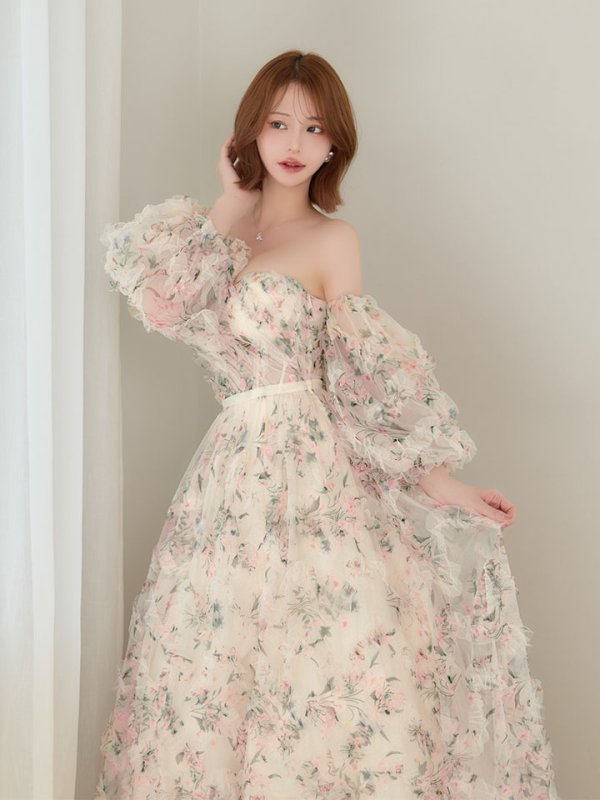 クリーム　モデル：れみ　身長：163cm　着用サイズ：Sサイズ