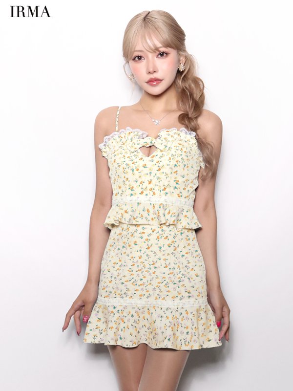 クリーム　モデル：如月れい　身長：156cm　着用サイズ：Sサイズ