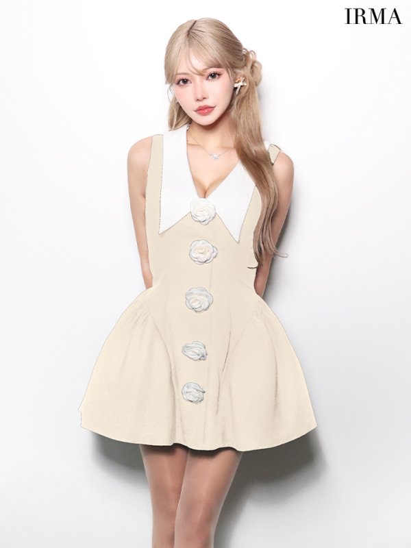 クリーム　モデル：如月れい　身長：156cm　着用サイズ：Sサイズ