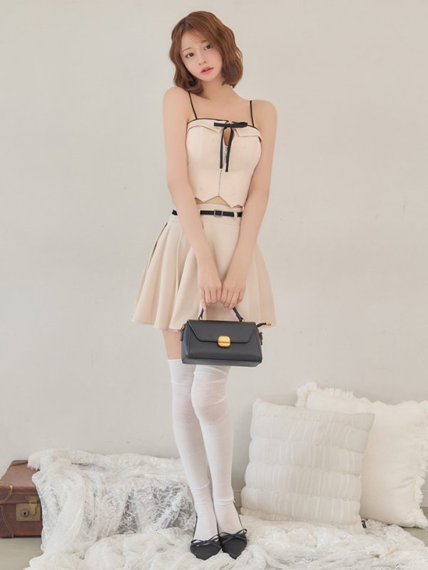 ベージュ　モデル：れみれみ　身長：163cm　着用サイズ：Sサイズ