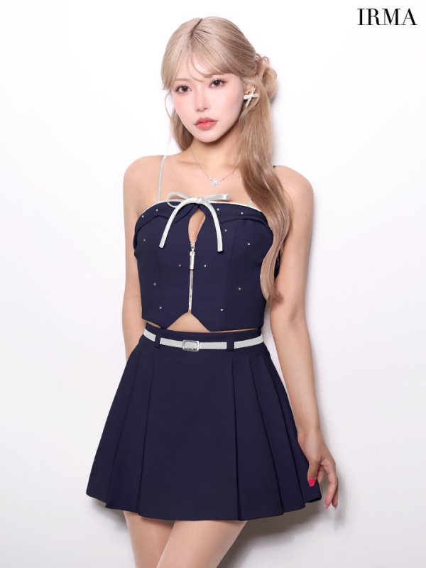 パープルネイビー　モデル：如月れい　身長：156cm　着用サイズ：Sサイズ