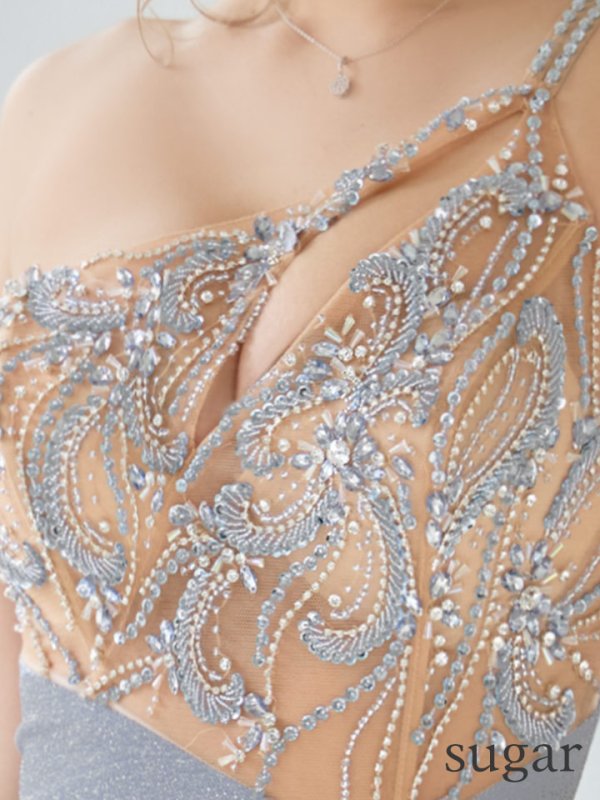 アイリスグレー モデル：如月れい　身長：156cm　着用サイズ：Sサイズ