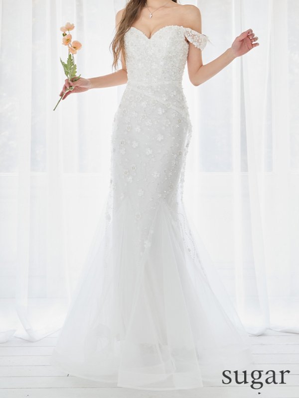 ホワイト　モデル：るりぴ　身長：162cm　着用サイズ：Sサイズ