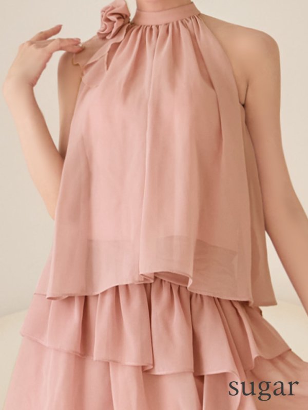 ピンクベージュ　モデル：明日花キララ　身長：162cm 着用サイズ：Sサイズ