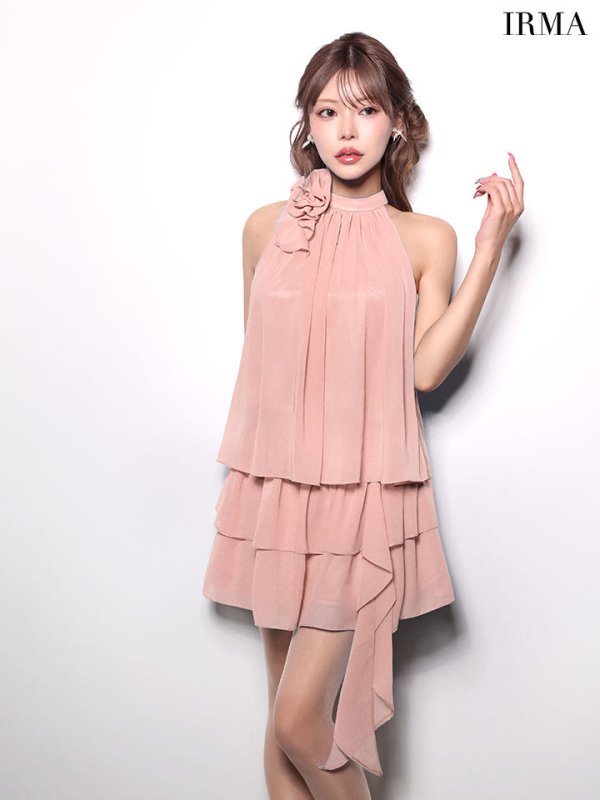 ピンクベージュ モデル：如月れい　身長：156cm　着用サイズ：Sサイズ