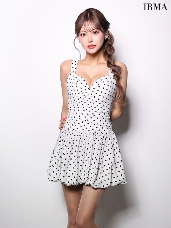 ホワイト　モデル：如月れい　身長：156cm　着用サイズ：Sサイズ