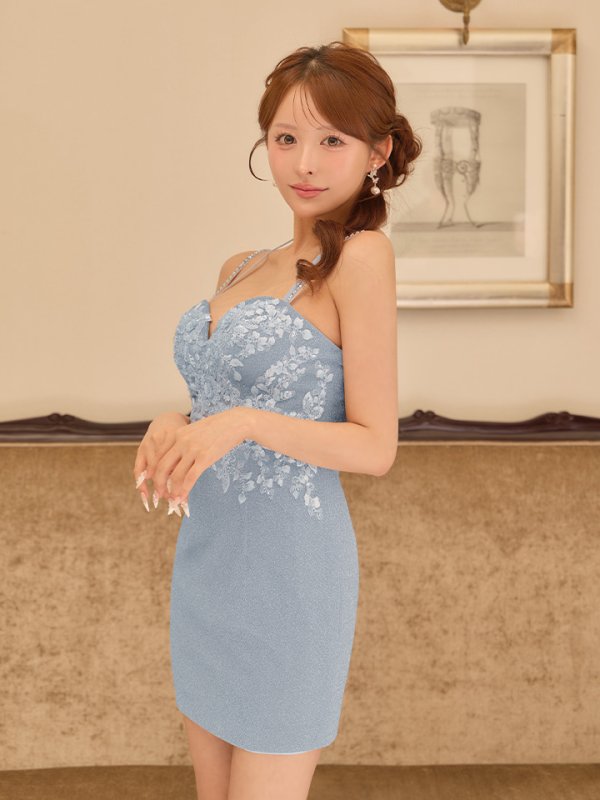アイリスブルー　モデル：カルア　身長：156cm　着用サイズ：Sサイズ