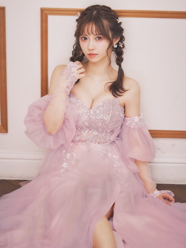 ピンクベージュ　モデル：にじほ　身長：160cm　着用サイズ：Sサイズ