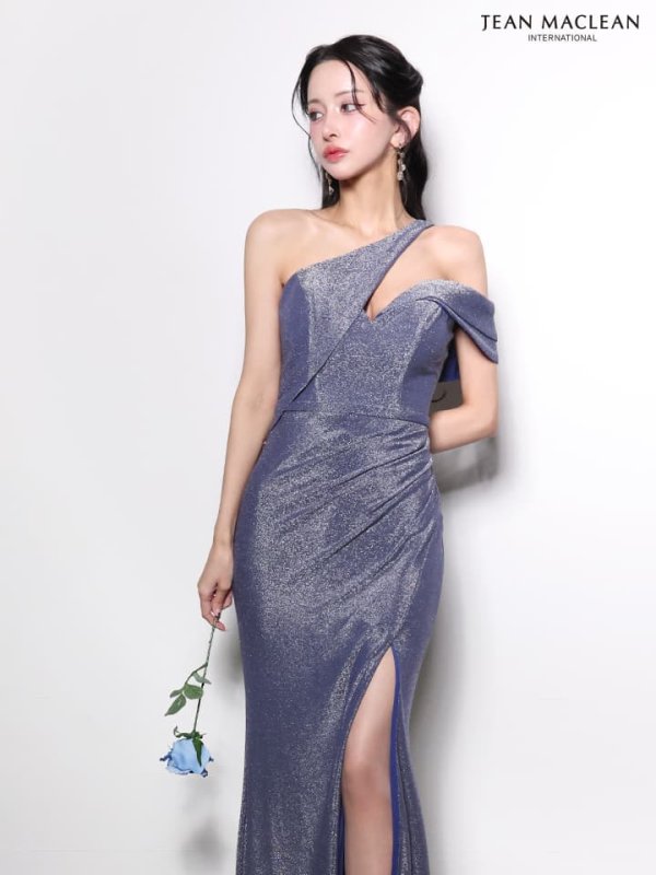 ダークロイヤル モデル：まおちゃる　身長：158cm　着用サイズ：Mサイズ