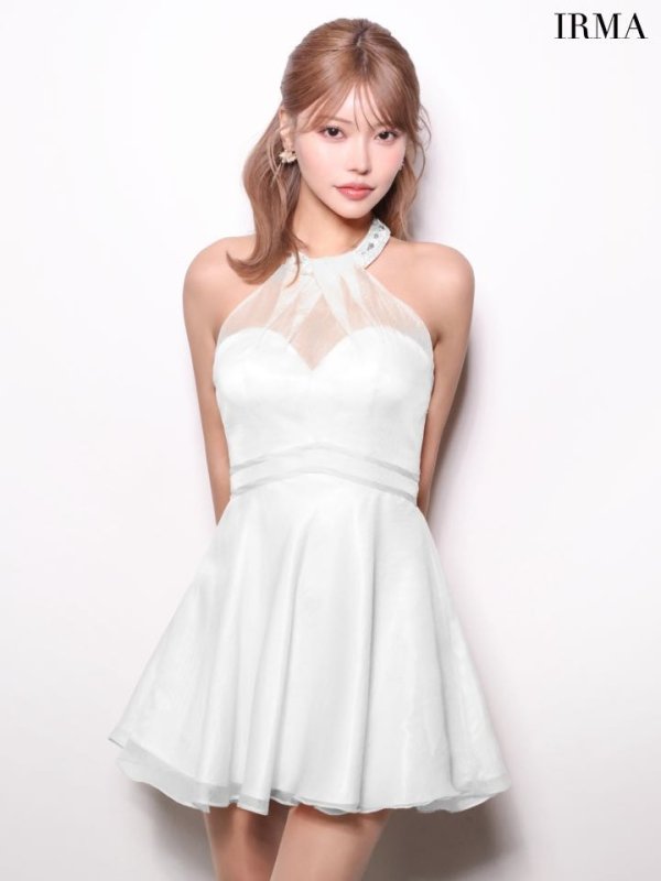 ホワイト　モデル：如月れい　身長：156cm　着用サイズ：Sサイズ