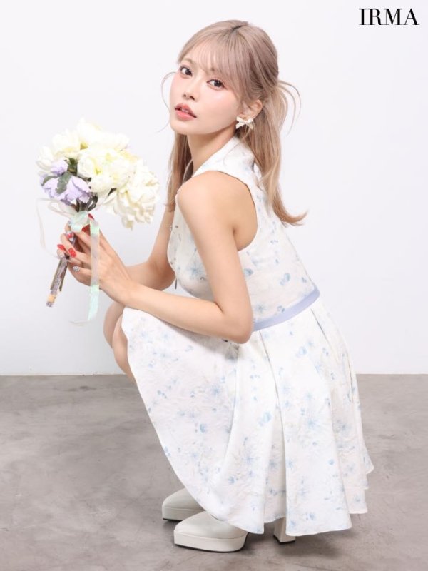 ブルー　モデル：如月れい　身長：156cm　着用サイズ：Sサイズ