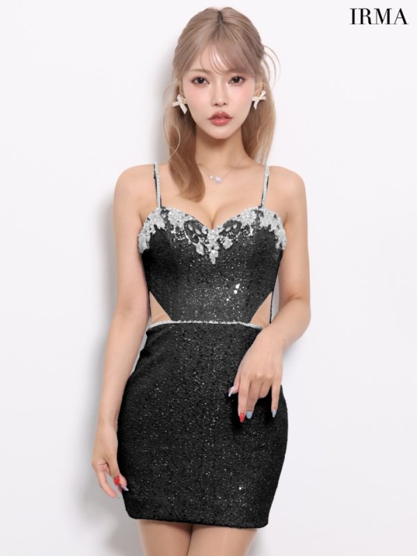 ブラック　モデル：如月れい　身長：156cm　着用サイズ：Sサイズ