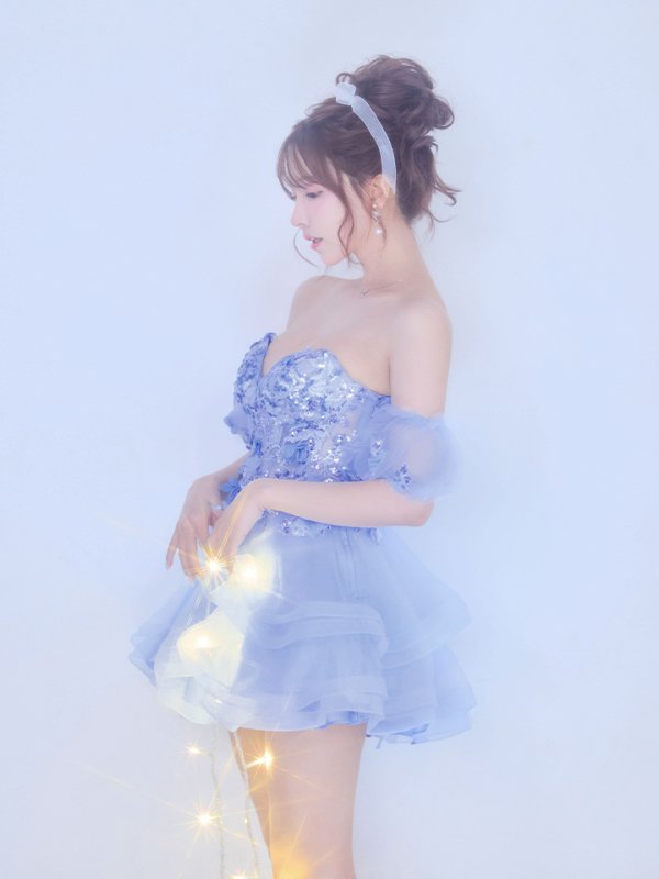 ブルー　モデル：三上悠亜　身長：159cm　着用サイズ：Sサイズ