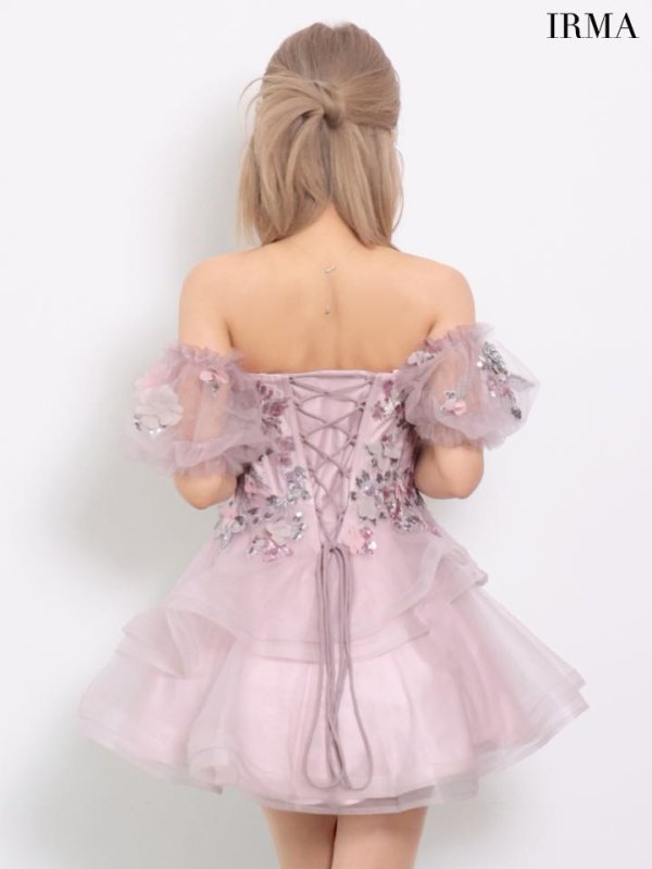 グレージュピンク モデル：如月れい　身長：156cm　着用サイズ：Sサイズ