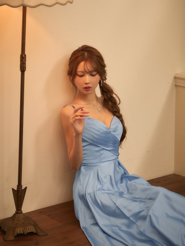 アースブルー　モデル：るりぴ　身長：165cm　着用サイズ：Sサイズ