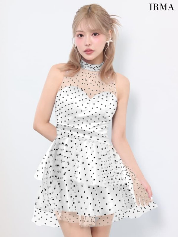 ホワイト モデル：如月れい　身長：156cm　着用サイズ：Sサイズ