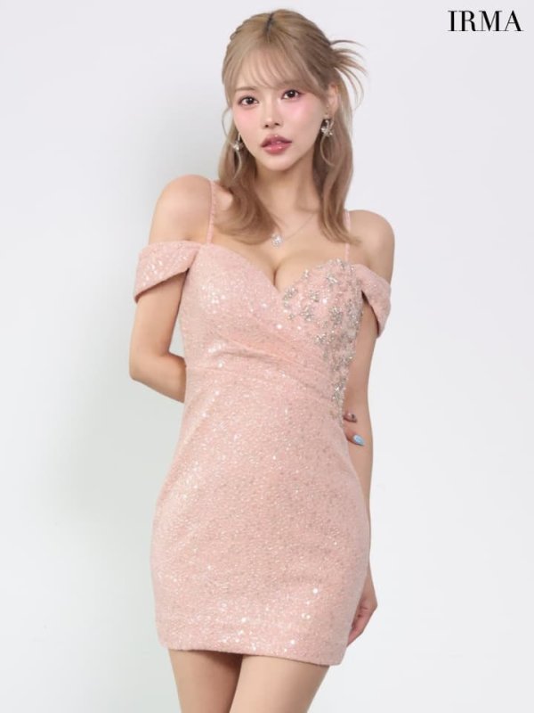ピンク　モデル：如月れい　身長：156cm　着用サイズ：Sサイズ
