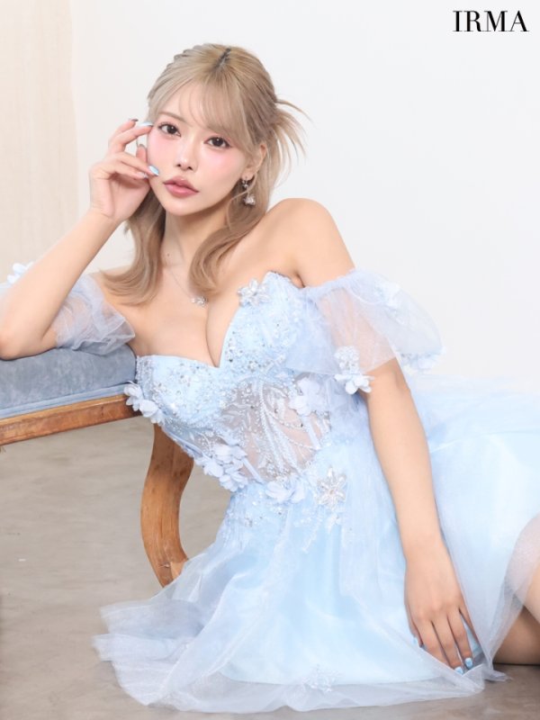 ブルー　モデル：如月れい　身長：156cm　着用サイズ：Mサイズ
