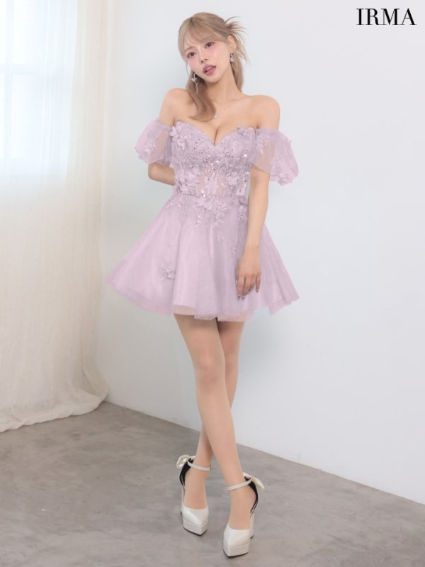 グレイッシュピンク　モデル：如月れい　身長：156cm　着用サイズ：Mサイズ