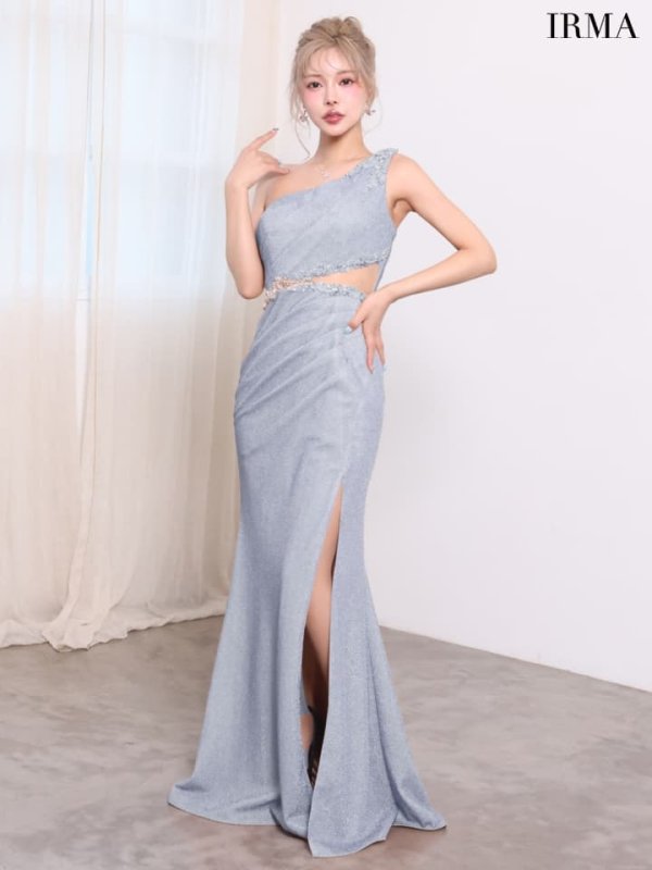 アイリスグレー　モデル：如月れい　身長：156cm　着用サイズ：Mサイズ