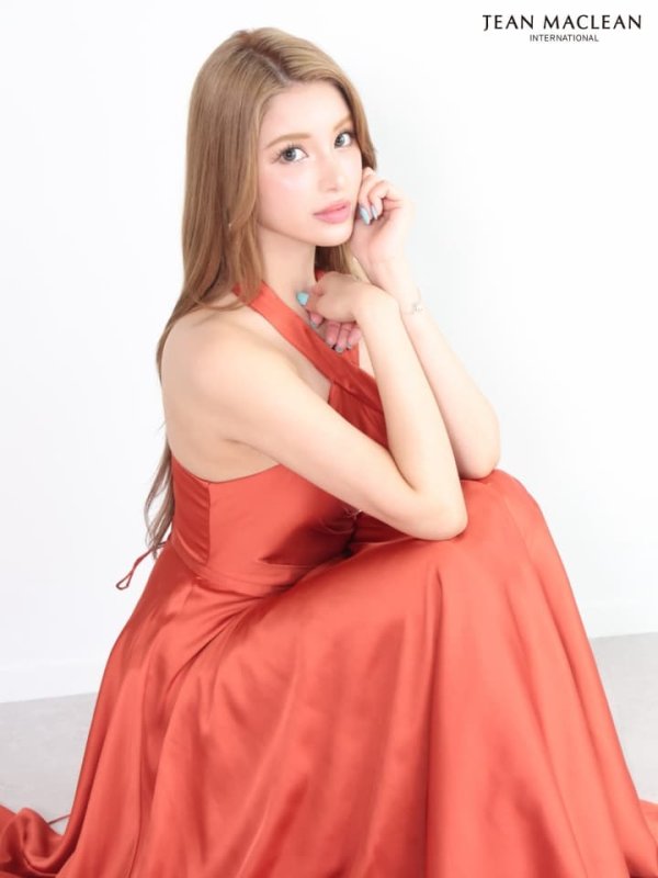 ルージュテラコッタ　モデル：リサ　身長：164cm　着用サイズ：Mサイズ