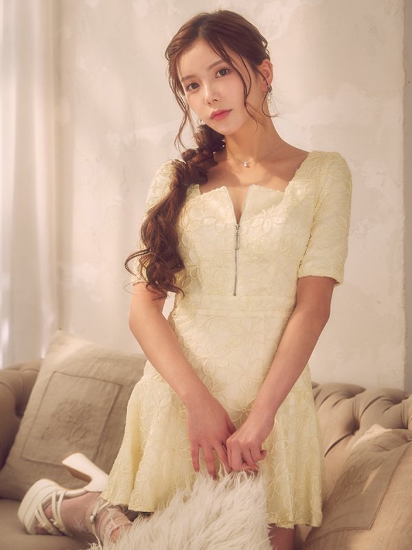シャンパン モデル：せいは　身長：161cm　着用サイズ：Sサイズ