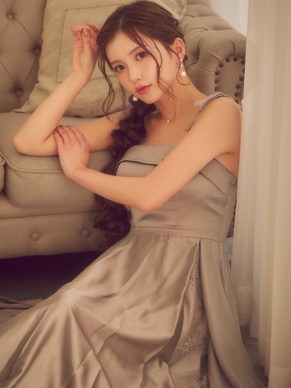 グレージュ　モデル：せいは　身長：160cm　着用サイズ：Sサイズ