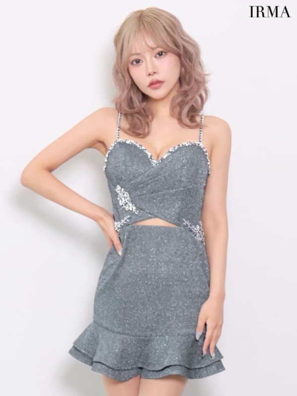 ダークスティール　モデル：如月れい　身長：156cm　着用サイズ：Sサイズ