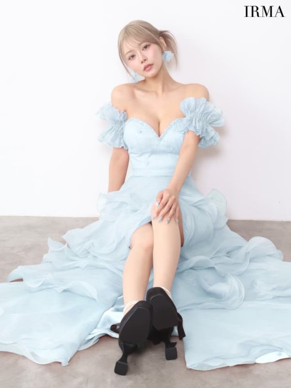 ブルー　モデル：如月れい　身長：156cm　着用サイズ：Mサイズ