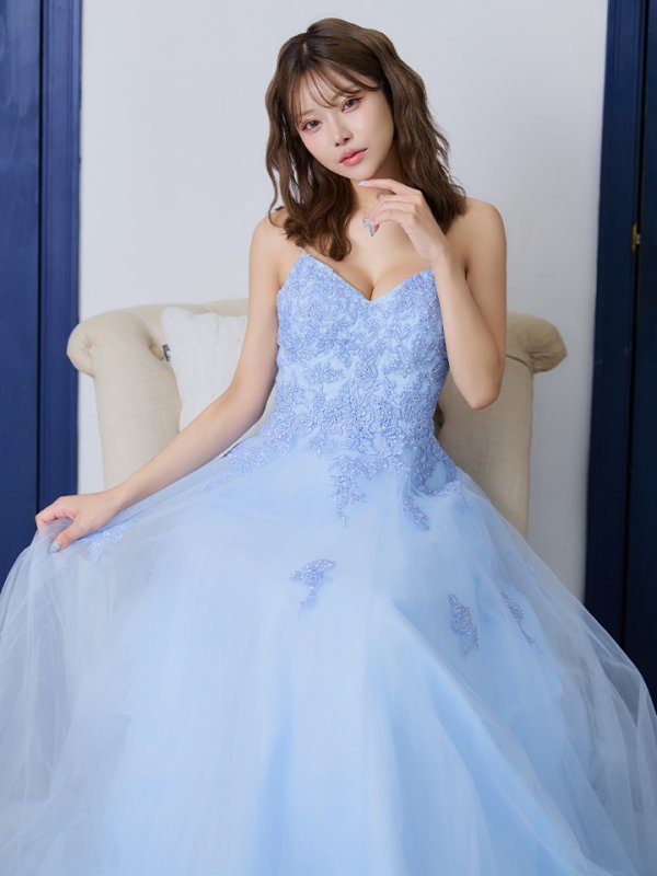 ブルー モデル:如月れい 身長:156cm 着用サイズ:Sサイズ