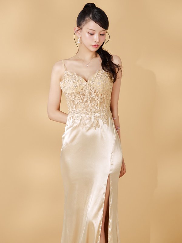 ゴールド モデル：まおちゃる　身長：158cm　着用サイズ：Sサイズ