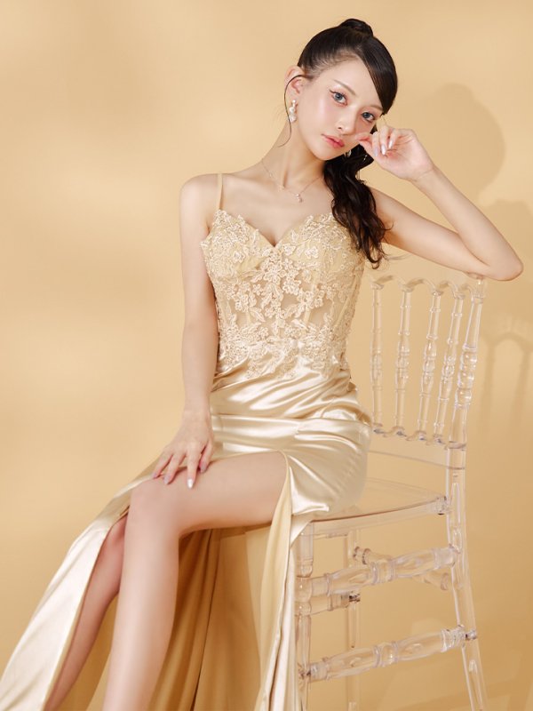 ゴールド モデル：まおちゃる　身長：158cm　着用サイズ：Sサイズ