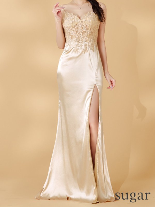 ゴールド モデル：まおちゃる　身長：158cm　着用サイズ：Sサイズ