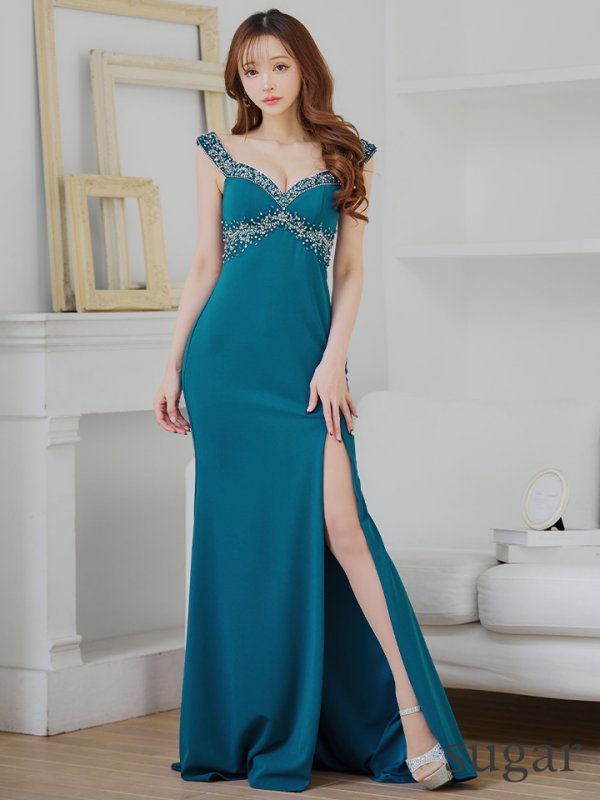 ダークグリーン モデル:真優川咲 身長:158cm 着用サイズ:Sサイズ