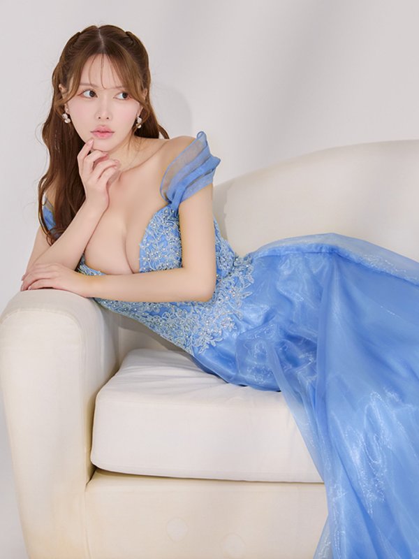 ブルー モデル：ゆめ　身長：160cm　着用サイズ：Sサイズ