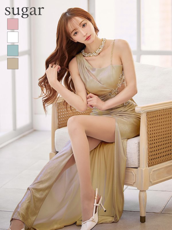 ゴールド モデル：真優川咲　身長：158cm:Sサイズ