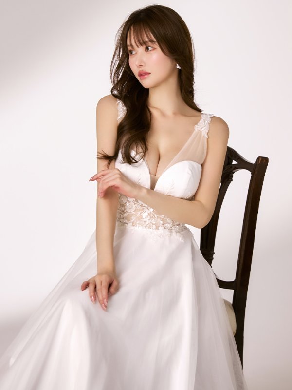 ホワイト　モデル：ゆめ　身長：160cm　着用サイズ：Sサイズ