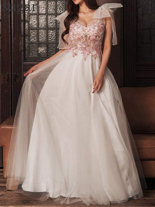 ホワイト モデル：真優川咲　身長：158cm　着用サイズ：Sサイズ