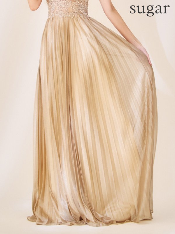 ゴールド モデル：まおちゃる　身長：158cm　着用サイズ：Sサイズ