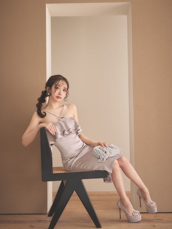 シャンパンベージュ　モデル：朝陽凪　身長：156cm　着用サイズ：Sサイズ