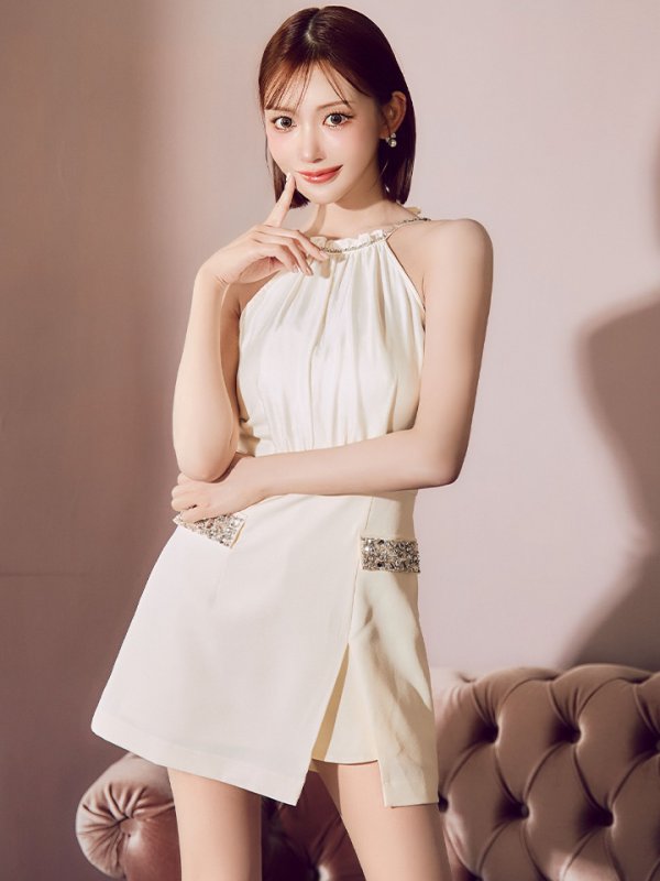 アイボリー モデル：明日花キララ　身長：162cm 着用サイズ：Sサイズ