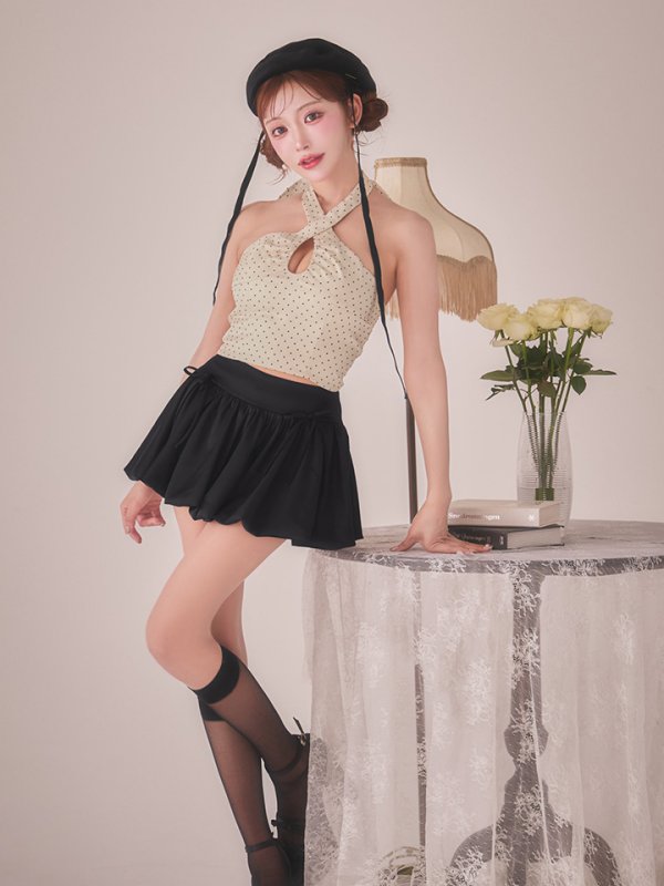 アイボリーxブラック モデル：明日花キララ　身長：162cm サイズ：Sサイズ